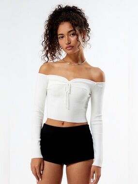 La Hearts White Off-Shoulder Long Sleeve Crop Top